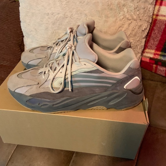 Yeezy Boost 700 V2 Tephra Size 12 - Picture 3 of 5